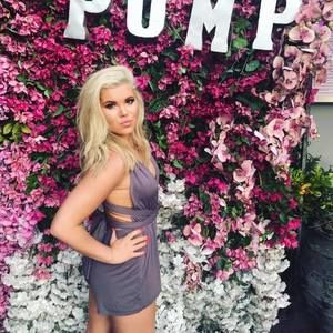 Meet your Posher, Alexandra